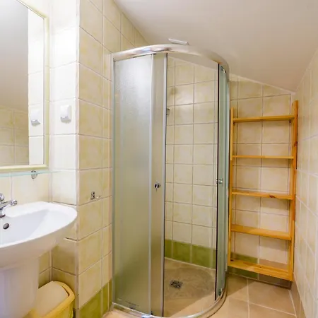 Alojamento de Acomodação e Pequeno-almoço Powaga 3*